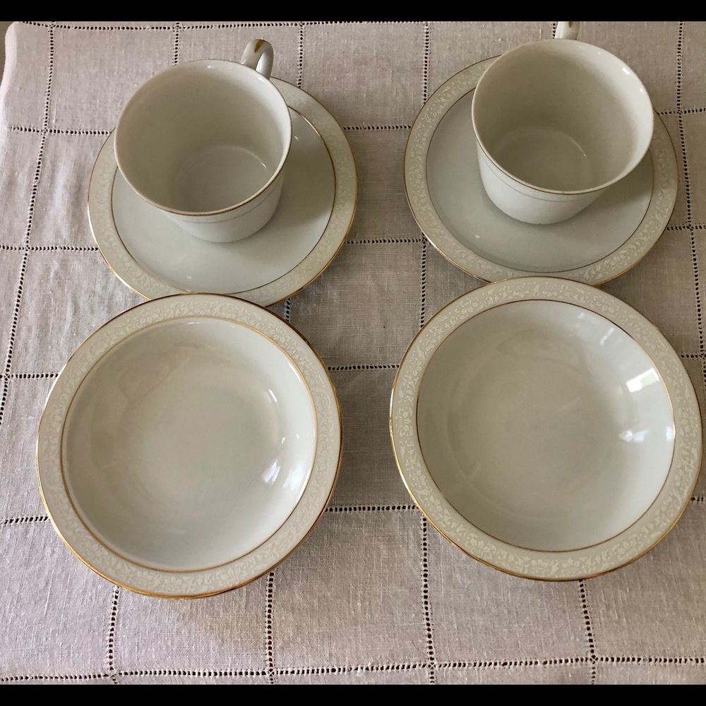 Set of two cup saicers and dishes - Picture 1 of 6